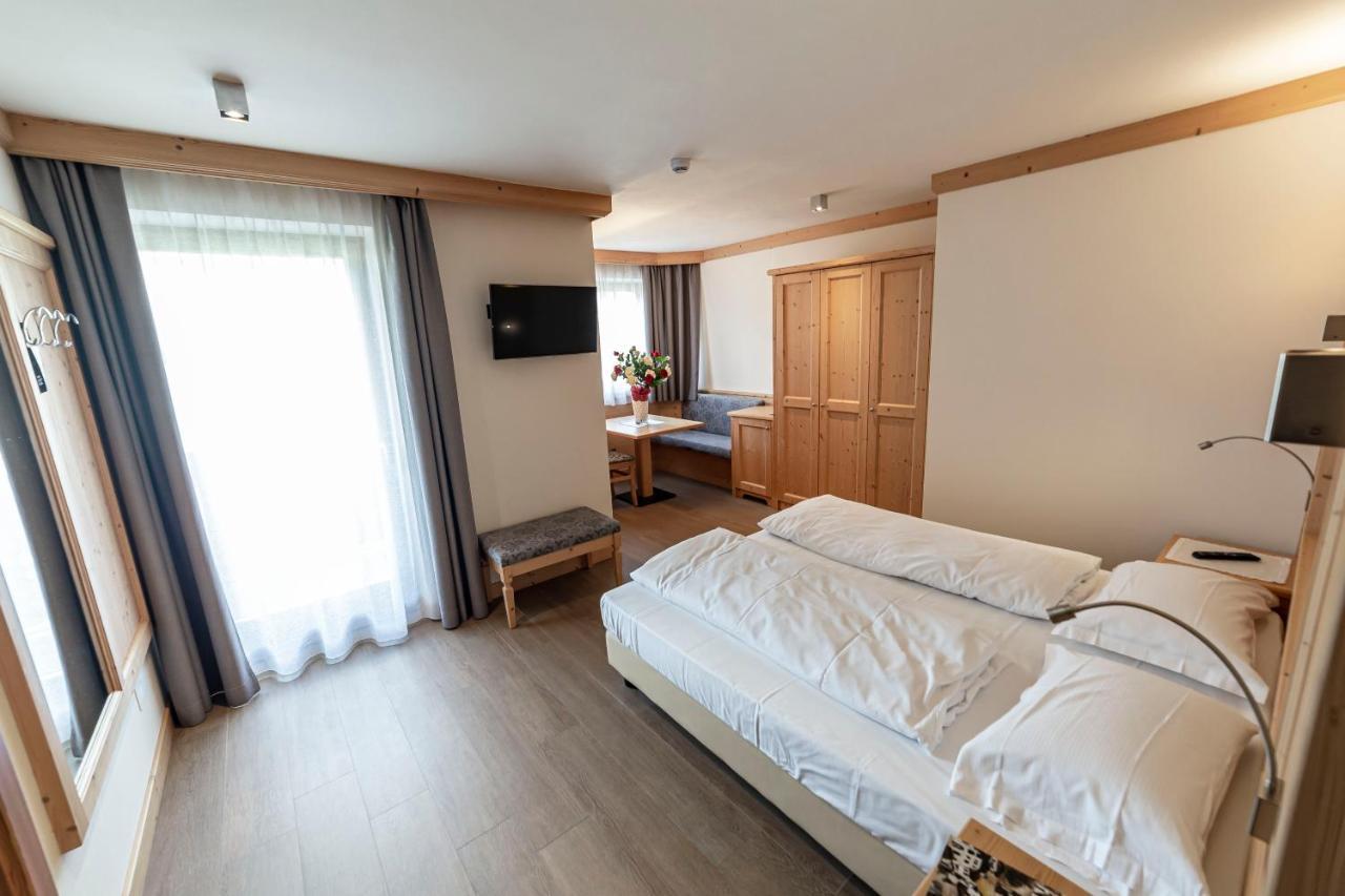 Hotel Garni Paradisi - Wellness & Spa Mezzano Buitenkant foto