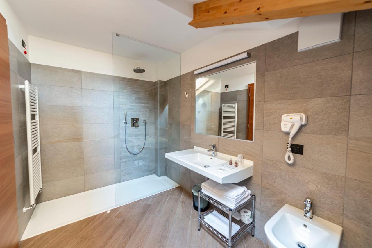 Hotel Garni Paradisi - Wellness & Spa Mezzano Buitenkant foto
