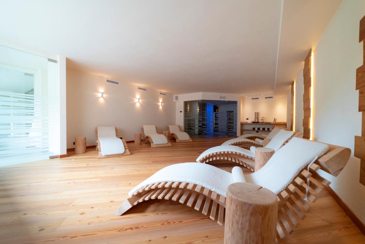 Hotel Garni Paradisi - Wellness & Spa Mezzano Buitenkant foto