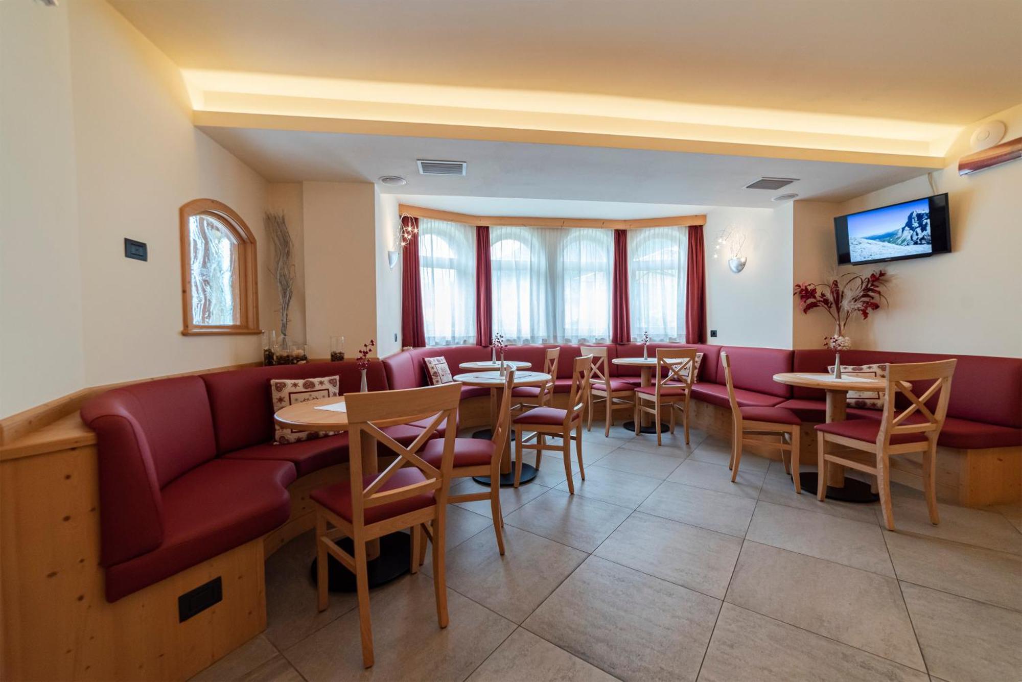 Hotel Garni Paradisi - Wellness & Spa Mezzano Buitenkant foto