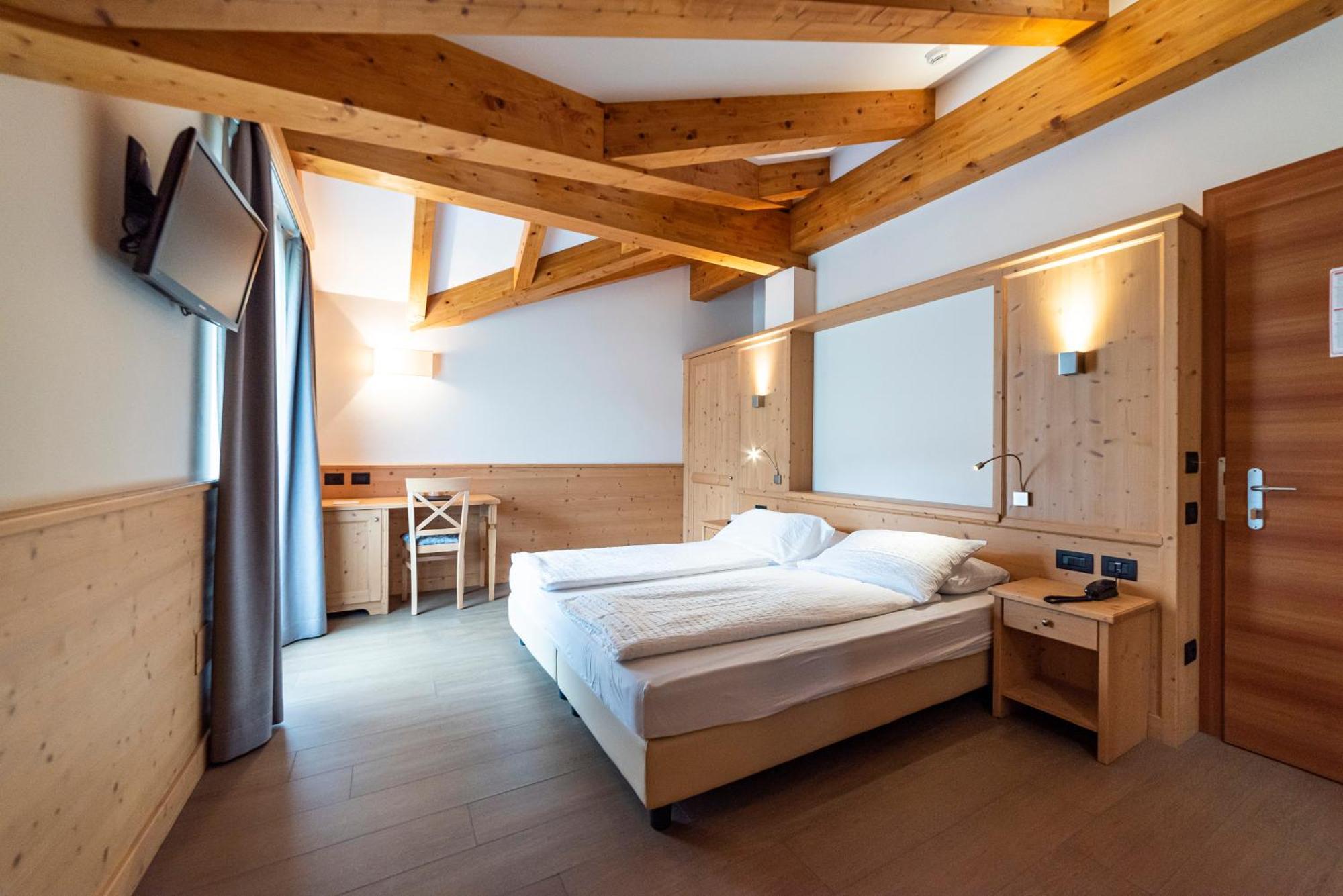 Hotel Garni Paradisi - Wellness & Spa Mezzano Buitenkant foto