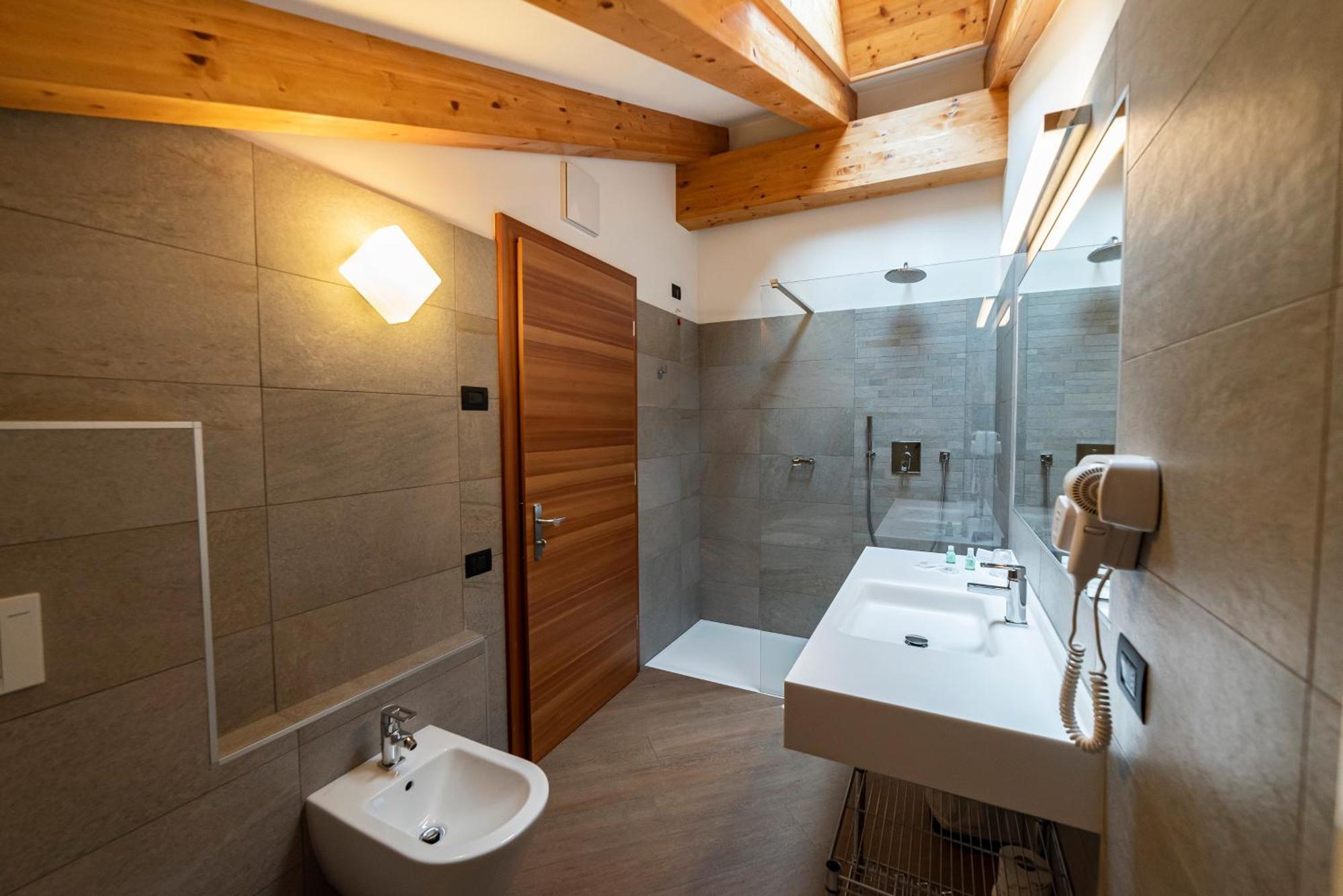 Hotel Garni Paradisi - Wellness & Spa Mezzano Buitenkant foto