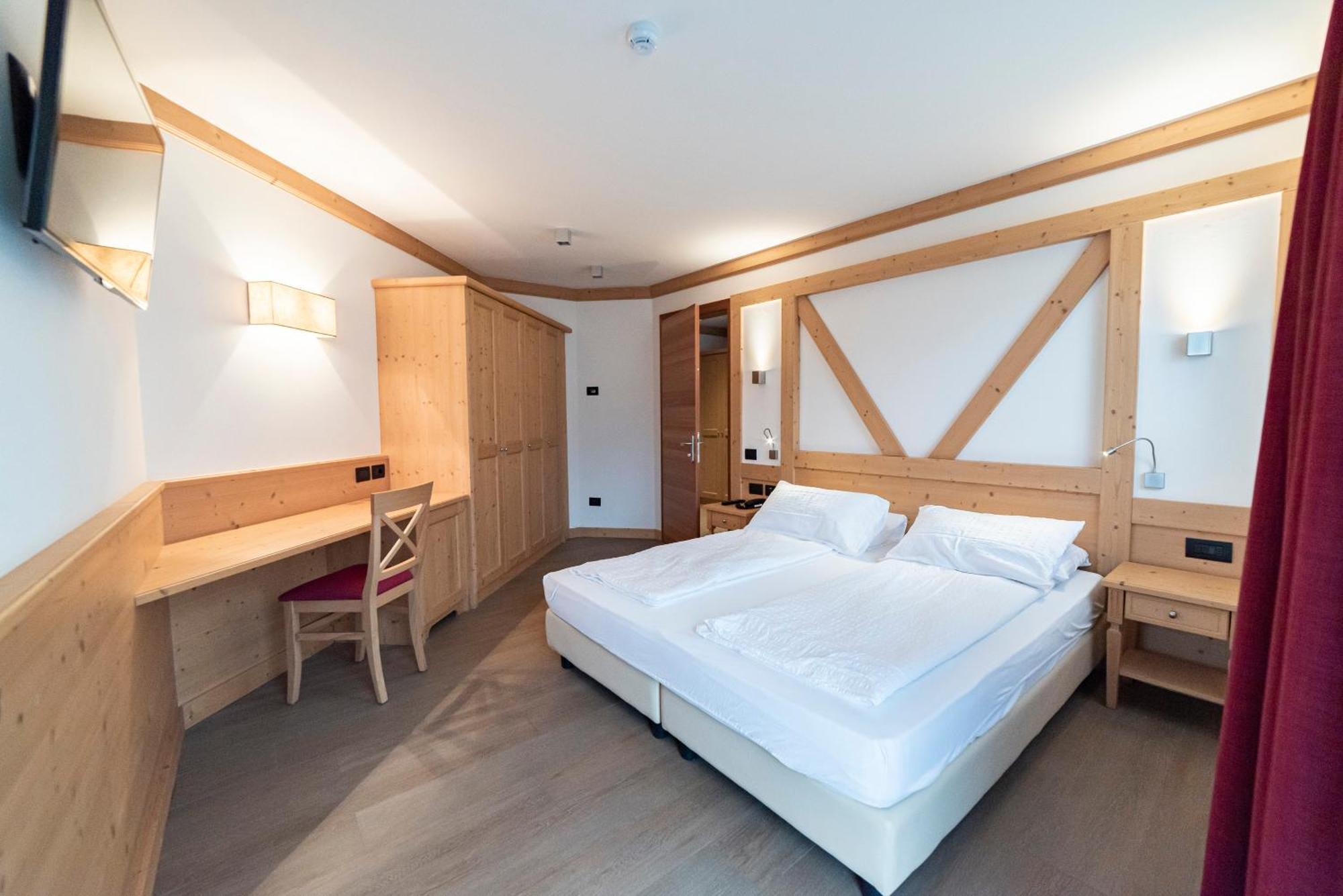 Hotel Garni Paradisi - Wellness & Spa Mezzano Buitenkant foto