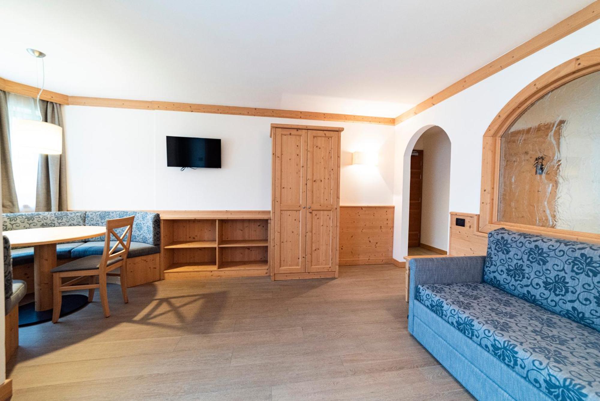 Hotel Garni Paradisi - Wellness & Spa Mezzano Buitenkant foto