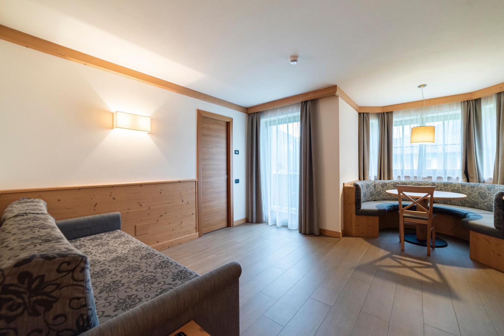 Hotel Garni Paradisi - Wellness & Spa Mezzano Buitenkant foto