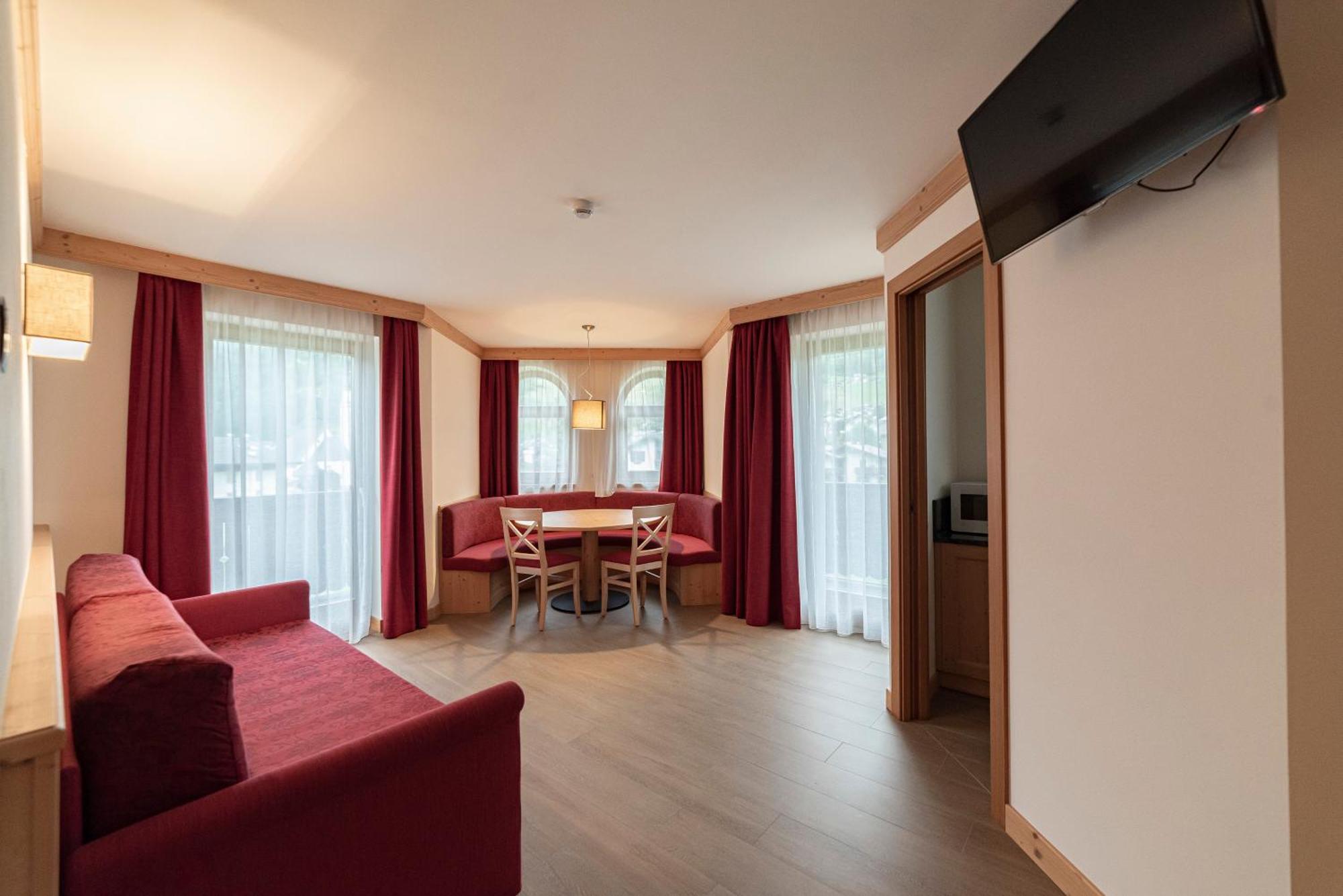 Hotel Garni Paradisi - Wellness & Spa Mezzano Buitenkant foto