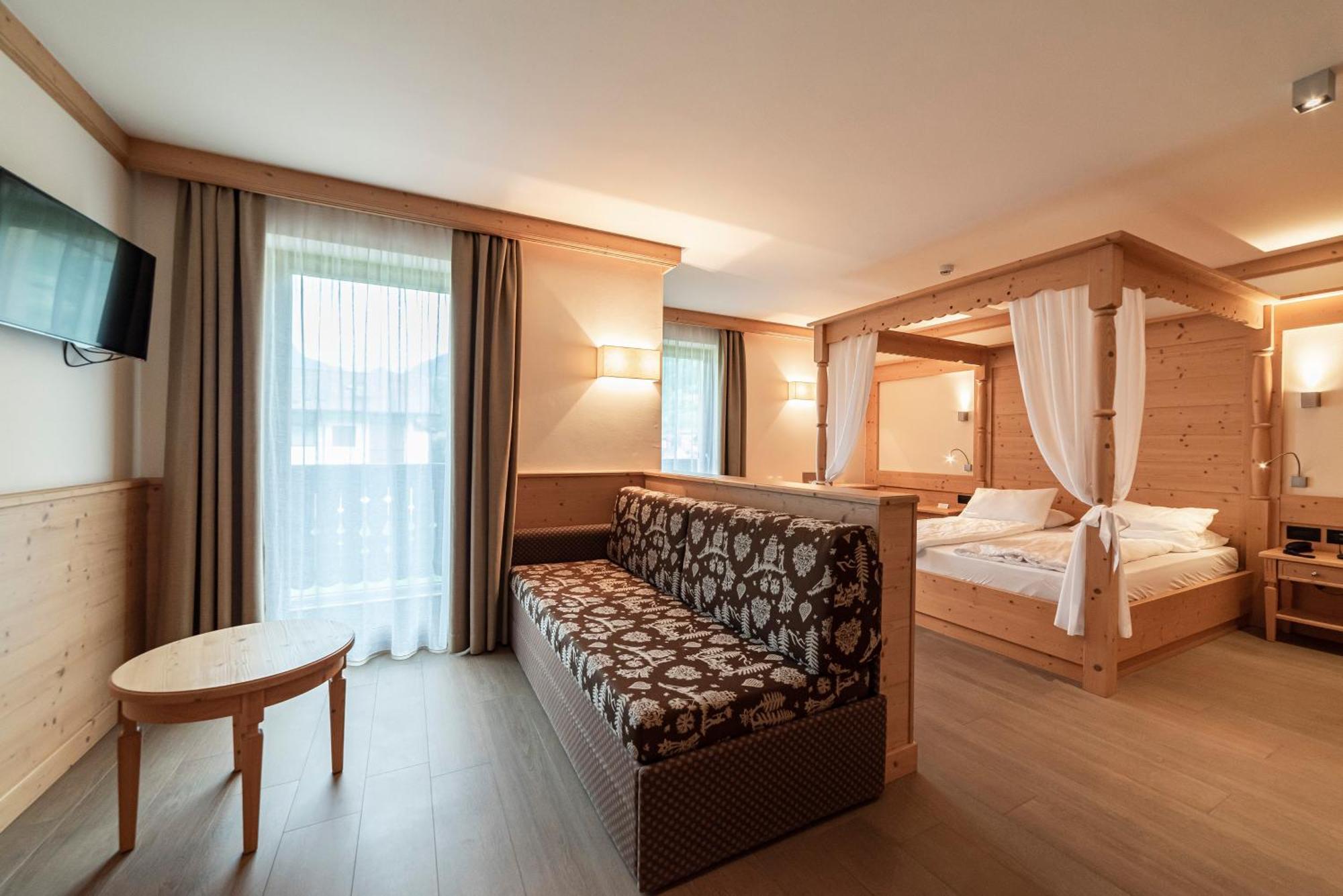 Hotel Garni Paradisi - Wellness & Spa Mezzano Buitenkant foto