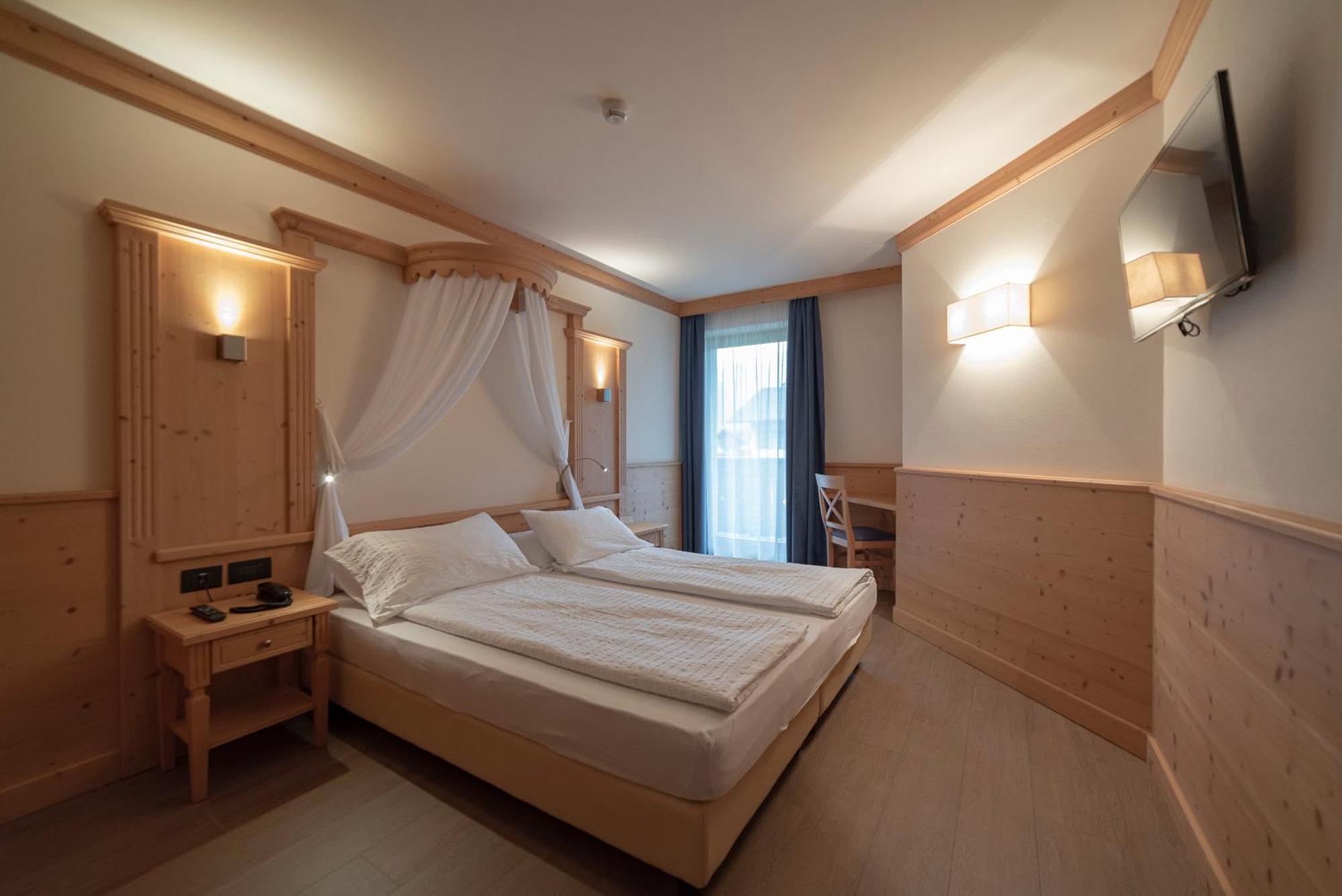 Hotel Garni Paradisi - Wellness & Spa Mezzano Buitenkant foto