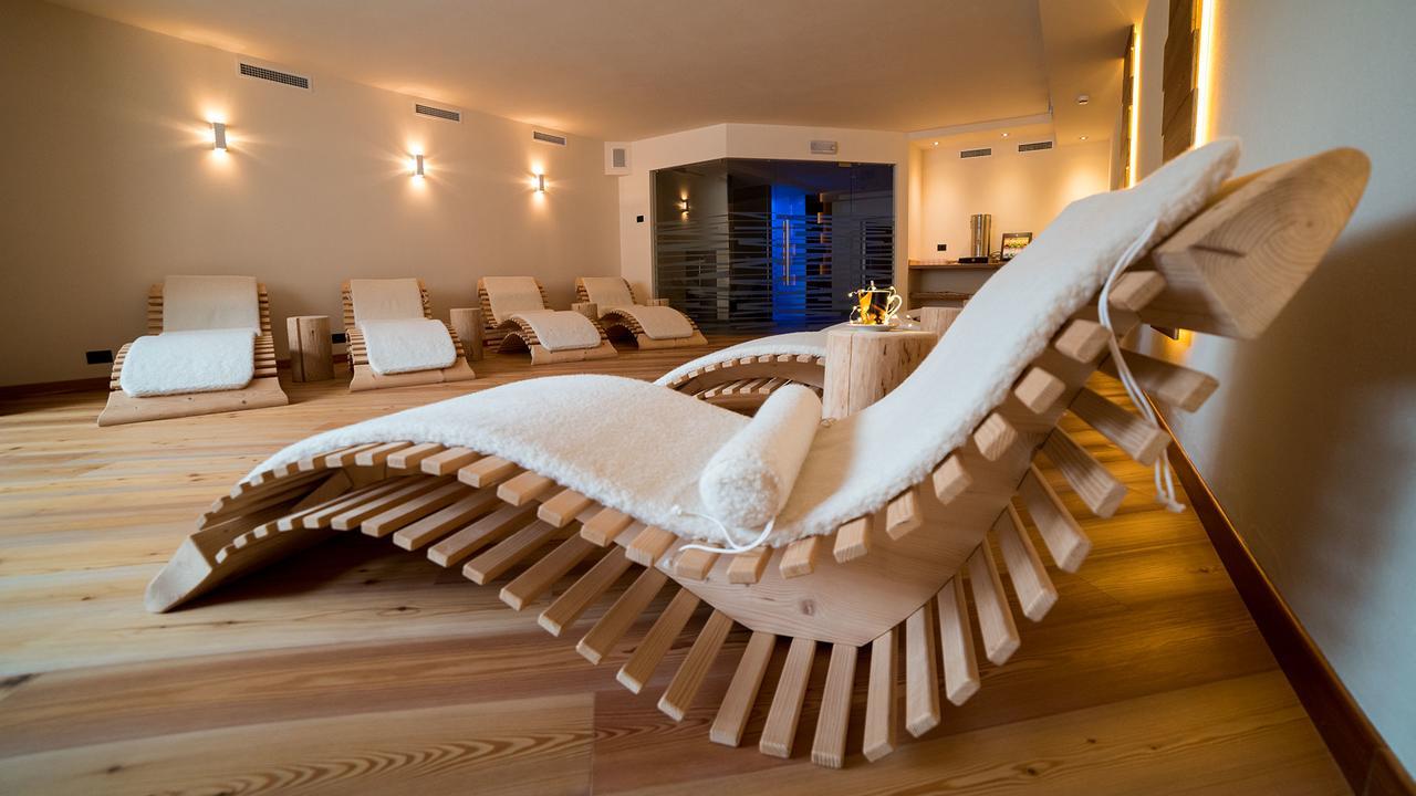 Hotel Garni Paradisi - Wellness & Spa Mezzano Buitenkant foto