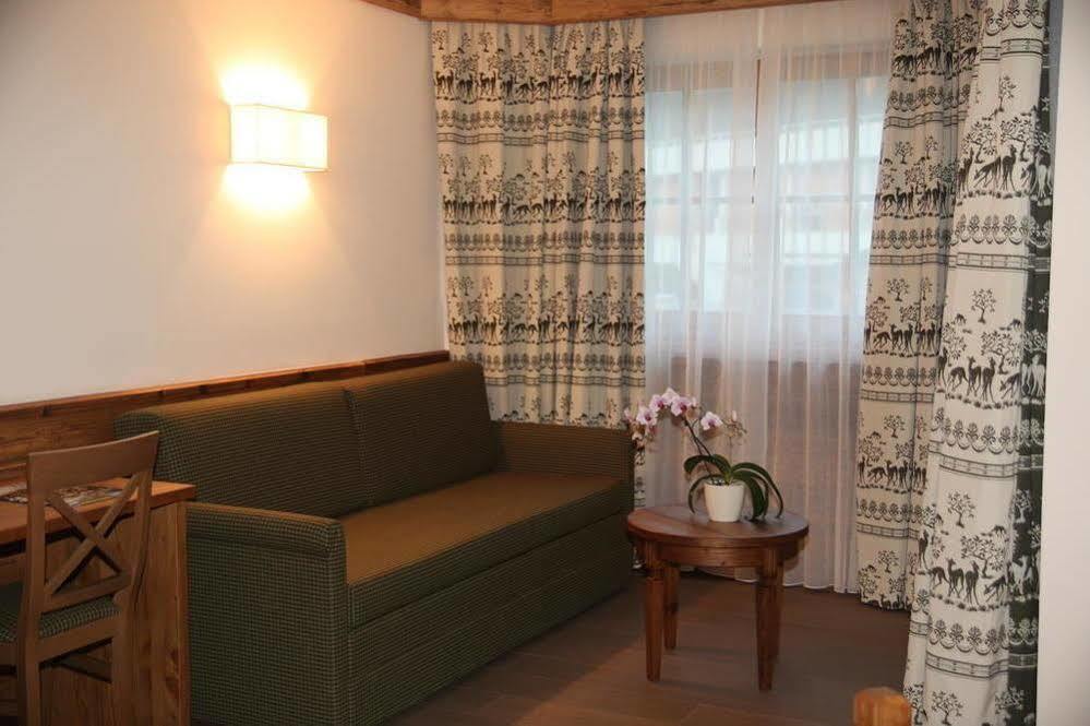 Hotel Garni Paradisi - Wellness & Spa Mezzano Buitenkant foto
