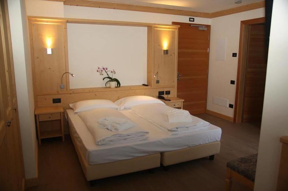 Hotel Garni Paradisi - Wellness & Spa Mezzano Buitenkant foto