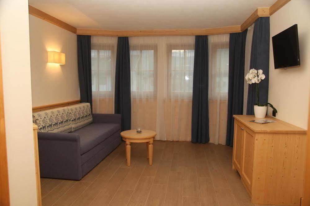 Hotel Garni Paradisi - Wellness & Spa Mezzano Buitenkant foto